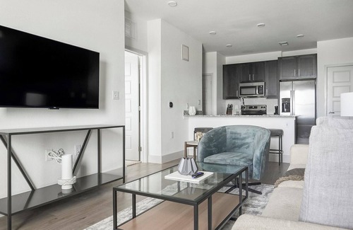 Austin Apartment | Landing | Incredible 1BD, Pool, Gym