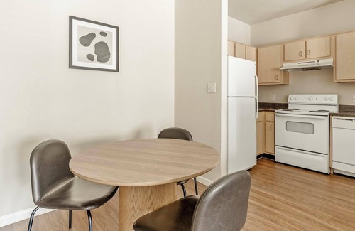Southbelt/Ellington Apartment | Landing | Incredible 1BD, Pool, Gym