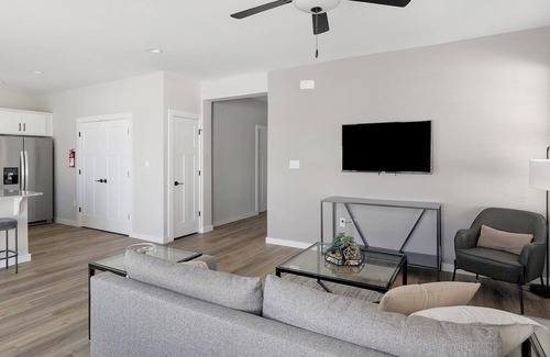 Madison Apartment | Landing | Incredible 2BD, Pool, Courtyard