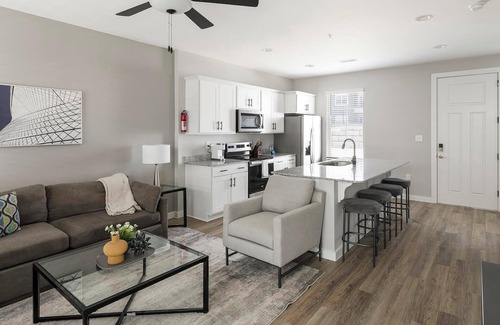 Madison Apartment | Landing | Incredible 2BD, Clubhouse, Gym