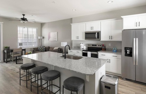 Madison Apartment | Landing | Incredible 2BD, Clubhouse, Gym
