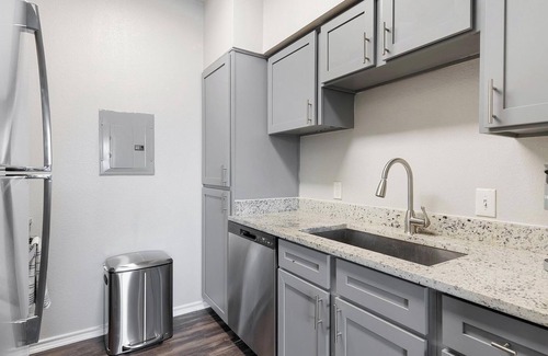 Pipers Meadow Apartment | Landing | Incredible 1BD, Gym, Pool