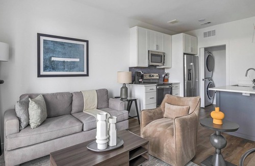 Austin Apartment | Landing | Modern 1BD, Clubhouse, Pool
