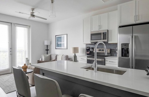 Austin Apartment | Landing | Modern 1BD, Clubhouse, Pool