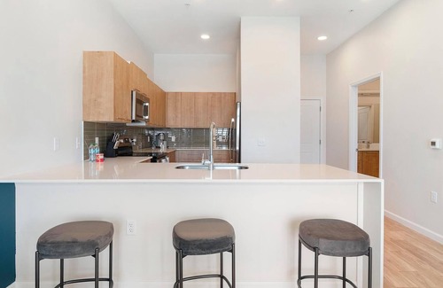 Florida Center Apartment | Landing | Modern 1BD, Gym, Pool