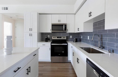 Townsite Apartment | Landing | Modern 1BD, Pool, Rooftop Lounge