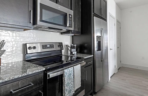 Austin Apartment | Landing | Modern 1BD, Pool, Gym