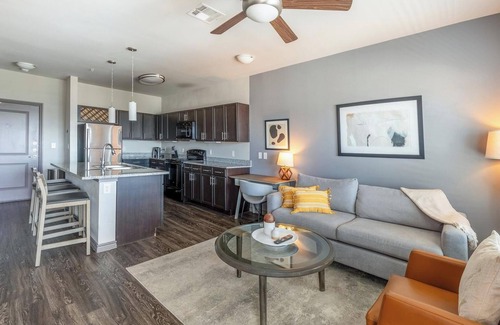 Fort Worth Apartment | Landing | Modern 1BD, Yoga Studio, Gym