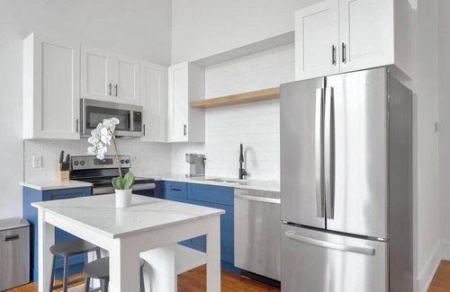 Greenville Apartment | Landing | Modern 1BD, Yoga Studio, Gym