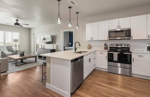Goodyear Apartment | Landing | Modern 2BD, Clubhouse