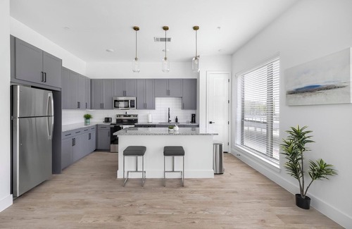 Denton Apartment | Landing | Modern 2BD, Gym