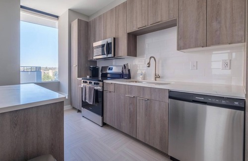 Civil Rights Historic District Apartment | Landing | Modern 2BD in Fountain Heights