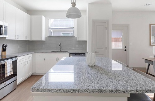 Tarrant County Apartment | Landing | Modern 2BD, Pool, Yoga Studio
