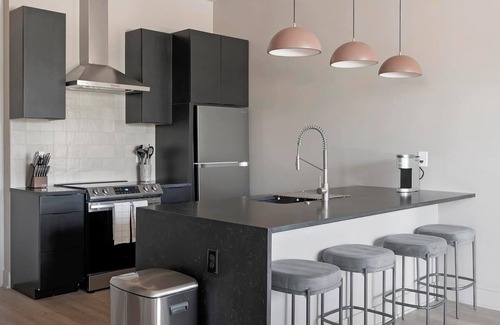 Inglewood Apartment | Landing | Modern 2BD, Rooftop Lounge