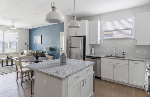 Tarrant County Apartment | Landing | Modern 2BD, Yoga Studio, Pool