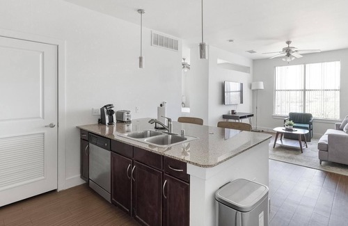 Park Central Apartment | Landing | Modern Studio, Pool, Gym