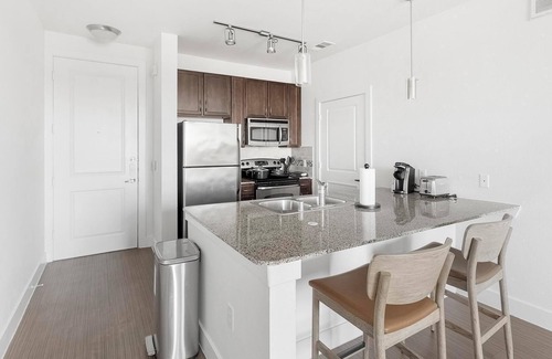 Park Central Apartment | Landing | Modern Studio, Pool, Gym