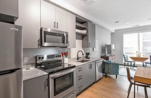 Fort Collins Apartment | Landing | Spectacular Studio, Gym, Pool