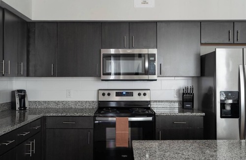 Pflugerville Apartment | Landing | Spectacular 1BD, Clubhouse, Yoga Studio