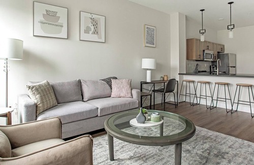 Kensington Apartment | Landing | Spectacular 1BD, Rooftop Lounge