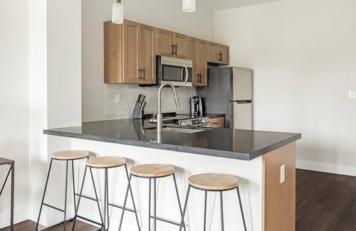 Kensington Apartment | Landing | Spectacular 1BD, Rooftop Lounge