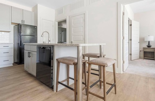 Charlotte Apartment | Landing | Spectacular 1BD, Pool, Clubhouse