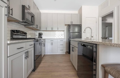 Charlotte Apartment | Landing | Spectacular 1BD, Pool, Clubhouse