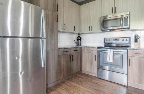 Tropic Apartment | Landing | Spectacular 2BD, Pool, Gym