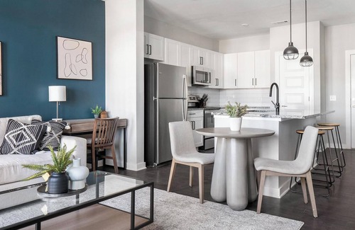 Mableton Apartment | Landing | Spectacular 2BD, Gym, Pool