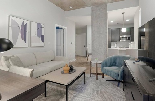 Downtown Apartment | Landing | Spectacular 2BD, Pool, Courtyard