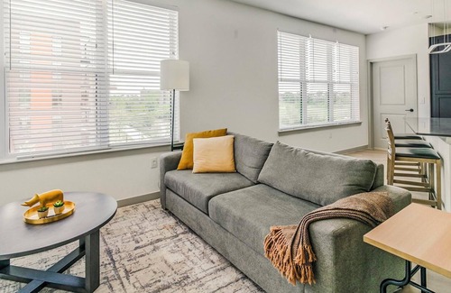 South Central Houston Apartment | Landing | Spectacular 2BD, Clubhouse, Gym