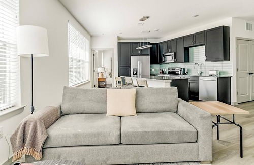 South Central Houston Apartment | Landing | Spectacular 2BD, Clubhouse, Gym