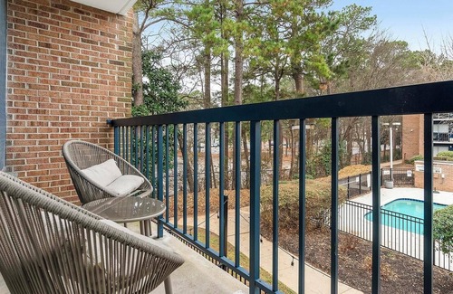 Northeast Raleigh Apartment | Landing | Spectacular Studio, Gym, Pool