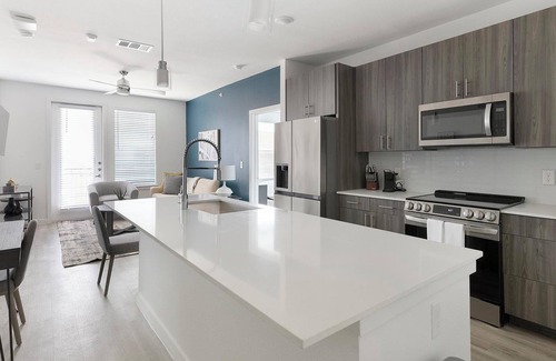 San Antonio Apartment | Landing | Spectacular 2BD, Gym, Pool
