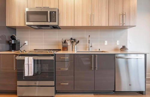 Baileys Crossroads Apartment | Landing | Stunning 1BD, Gym, Game Room