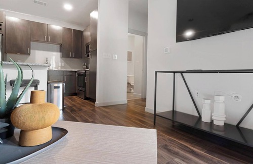Wetmore Apartment | Landing | Stunning 1BD, Game Room, Courtyard