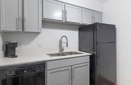 Windsor Park Apartment | Landing | Stunning 1BD, Gym