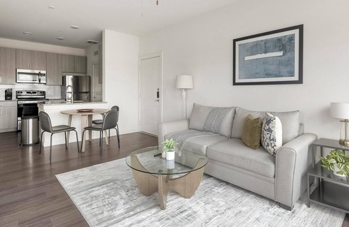 River Ranch Apartment | Landing | Stunning 1BD, Pool, Clubhouse
