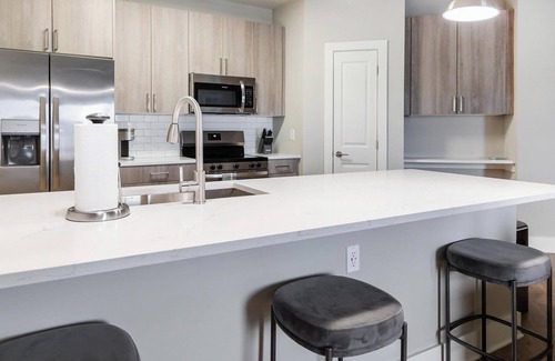 Fort Myers Apartment | Landing | Stunning 1BD, Gym, Pool