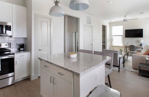 Tarrant County Apartment | Landing | Stunning 1BD, Yoga Studio, Pool