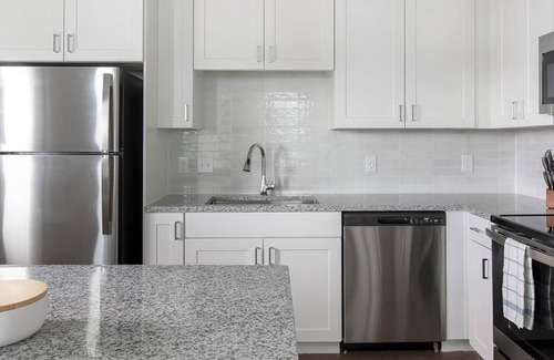 Tarrant County Apartment | Landing | Stunning 1BD, Yoga Studio, Pool