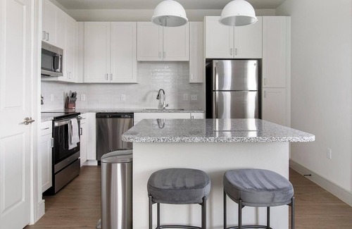 Tarrant County Apartment | Landing | Stunning 1BD, Gym, Clubhouse