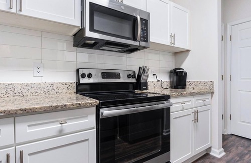 Summerville Apartment | Landing | Stunning 2BD, Gym