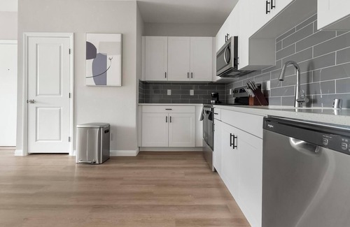 Townsite Apartment | Landing | Stunning 2BD, Pool, Rooftop Lounge