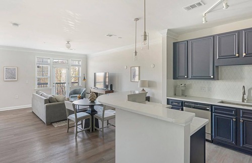 Cary Apartment | Landing | Stylish 1BD, Gym, Pool