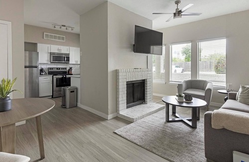 Fort Worth Apartment | Landing | Stylish 1BD, Pool, Courtyard