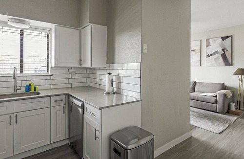 Fort Worth Apartment | Landing | Stylish 1BD, Pool, Courtyard