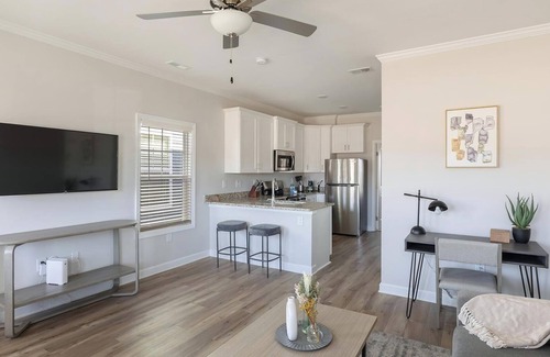 Huntsville Apartment | Landing | Stylish 1BD, Courtyard, Clubhouse