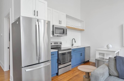 Greenville Apartment | Landing | Stylish 2BD, Yoga Studio, Gym