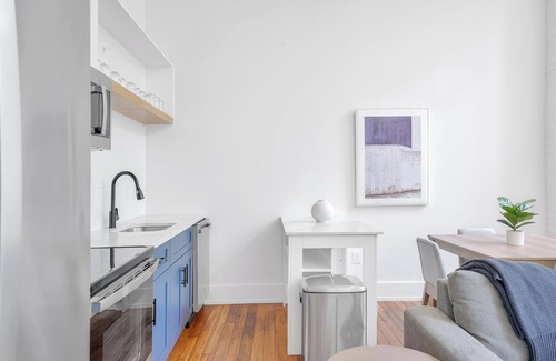 Greenville Apartment | Landing | Stylish 2BD, Yoga Studio, Gym